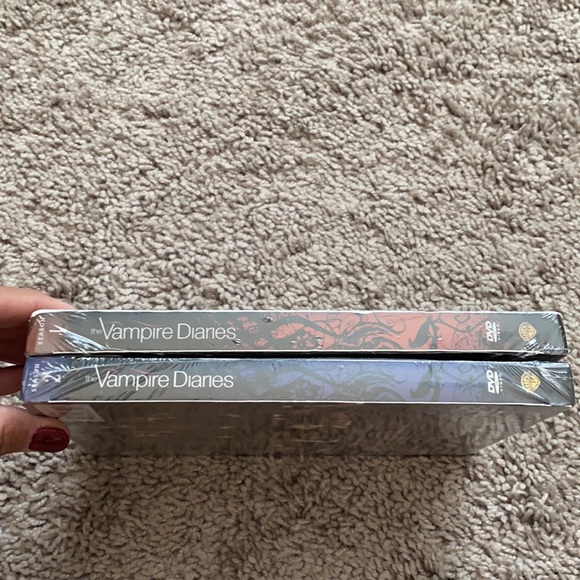 ♥️SOLD♥️NWT The Vampire Diaries season 1 and 2 📀 - Picture 5 of 8